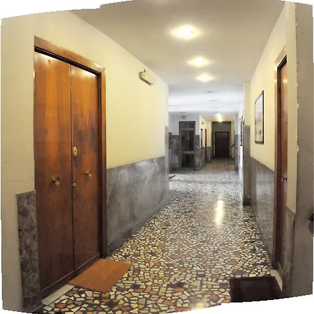 招待所 La Casa Di Peppe 2 *